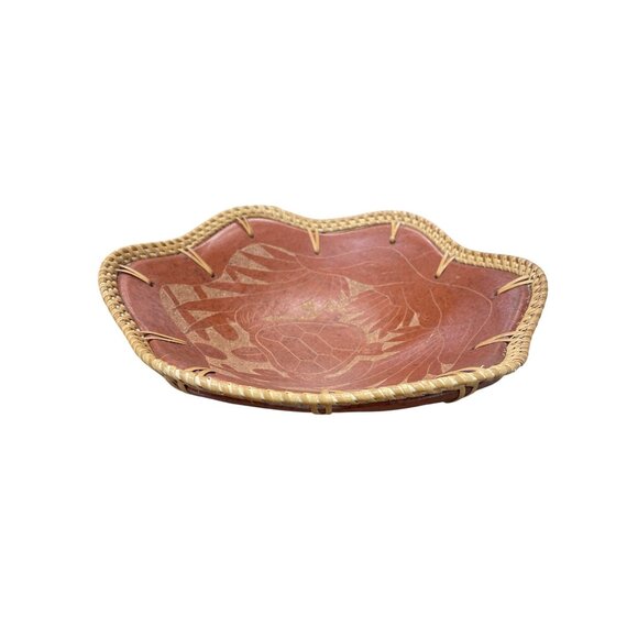 Jamaica Hand Made Etched Turtle Rattan Rim Terra Ceramic Bowl SKU 9598 - Picture 4 of 12